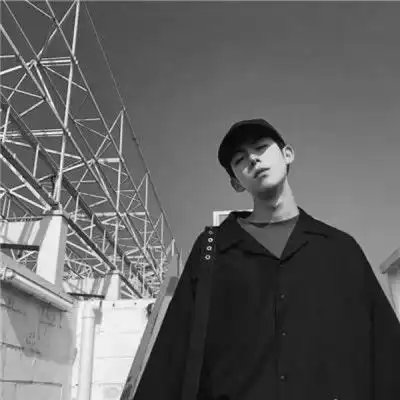  qq男生黑白头像,长的帅气不是我的错