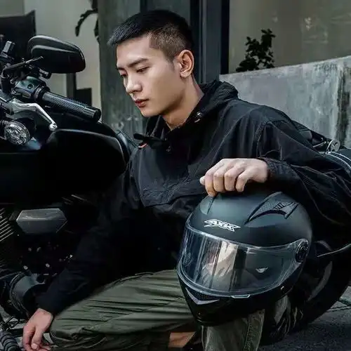  电动摩托车男女情侣款头盔全盔炫酷可爱透气四季通用防暴雨高质量