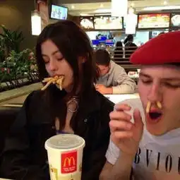  超拽霸气欧美情侣微博合照头像一人一张心里说不出来的烦躁