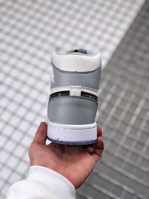  耐克nike高帮diorxairjordan1highog情侣运动鞋跨界联名乳白色