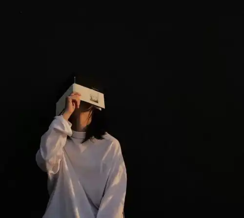  女生头像我是你可有可无的人