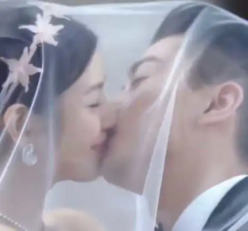  陈妍希陈晓社交平台齐更新,妇唱夫随打破谣言,暗戳戳秀恩爱迎新年