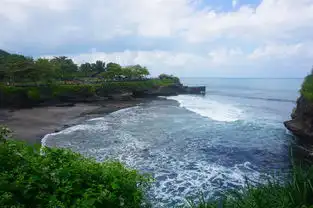  性感美女巴厘岛秀大长腿,邂逅万种风情,静赏美景,附比基尼照