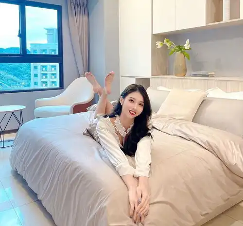 小姐姐她说