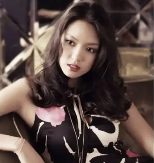 她被称为中国第一美女,不嫁豪门嫁给爱情,今婚后生活幸福