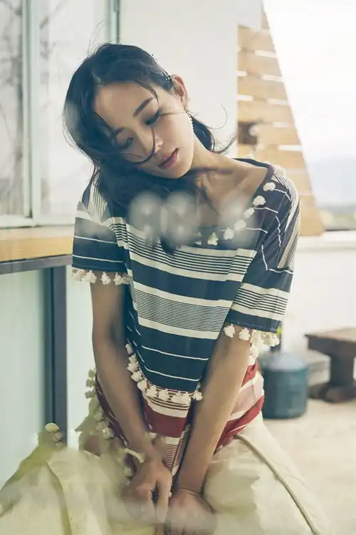 女星不易,张钧甯零摄氏度穿夏装散发气质魅力,粉丝看着都心疼