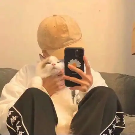  2020帅气男生头像手机控对着镜子