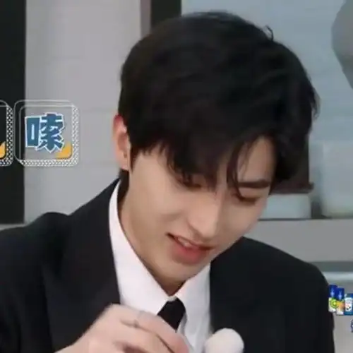  包袱碎一地沙溢教蔡徐坤用链条吃甜品画面搞怪