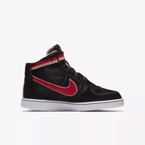  球鞋爱心脸情书,nike为孩子们送上情人节鞋款