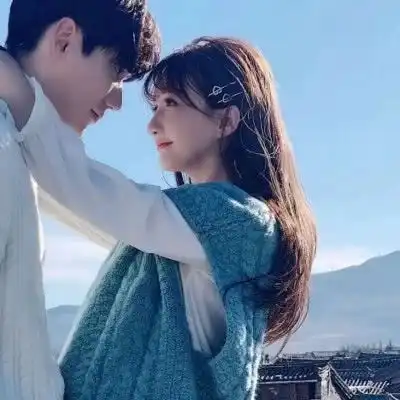  超火真人ins情侣头像以后谁在你身边,就对谁好一点