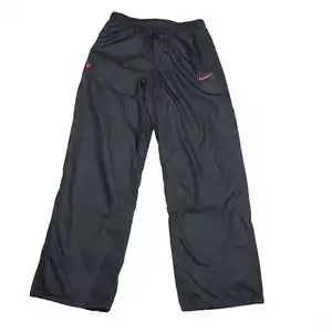  本人很瘦,身高180体重118斤我刚刚买了一条运动裤,耐克473338我买的是xl的,长短正好,感觉太胖了