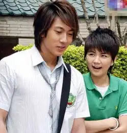  ella化身创造101导师,粉嫩着装奇怪睫毛,网友大呼天山童姥