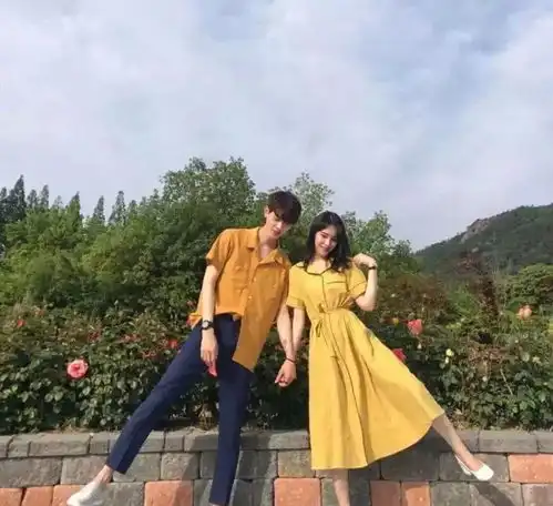  甜哭了,情侣装这样穿就对了