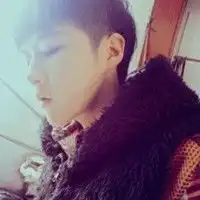  笑不代表开心只是一个表情