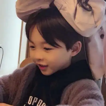  萌小孩情侣头像一对,送给青梅竹马的情侣使用