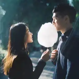  劲爆情人节前,新兴一男子疯狂表白女神,只靠一招致胜