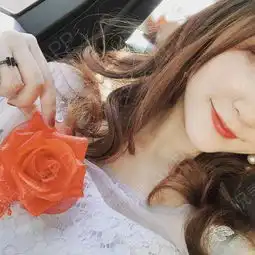 参加闺蜜婚礼,总算没有逊色,脸小了一个号,合拍也不...注射除皱悦美整形