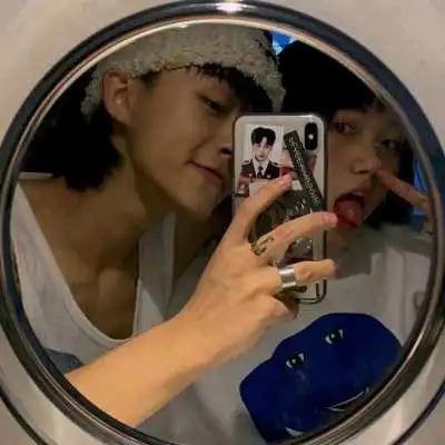  一对两张2022潮流爱人qq头像