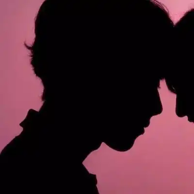  2023最新温馨剪影真人情侣头像