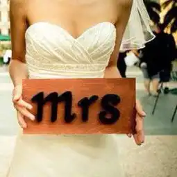  求帮找下图的情侣头像,谢谢