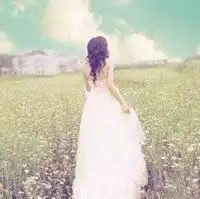  求一张全身的女孩的背影图,要站立的,现实的动漫的都可以