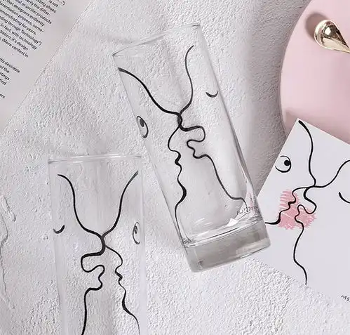  bb新品原创北欧kiss玻璃杯水杯饮料杯牛奶杯情人节创意礼物情侣杯