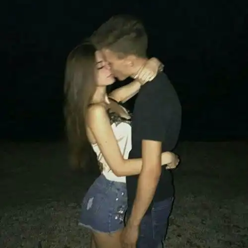  夜色激吻欧美情侣头像图片扣扣居