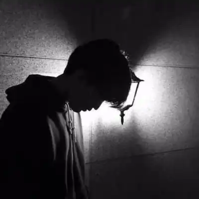  分手并不是因为发生了什么事,是因为你不知道错在哪里