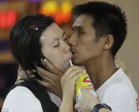  长吻逾50小时泰国男同性恋情侣创世界纪录