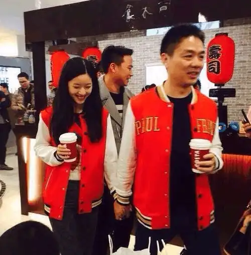  过年怎么秀恩爱明星情侣教你穿情侣装