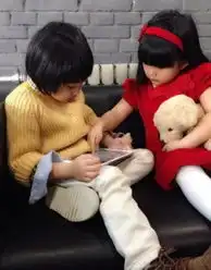  王诗龄kimi拍广告获封最萌情侣现场萌照全曝光