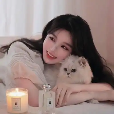  2022很仙很好看的情侣头像最新再遇上的人都是心里有过别人的人