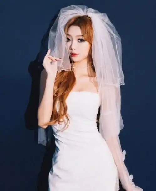 火箭少女101穿婚纱,孟美岐空洞,傅菁霸气,杨超越让人太意外