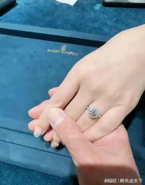  37岁端木磊终成眷属俞灏明晒鸽子蛋求婚王晓晨,甜蜜表白获幸福