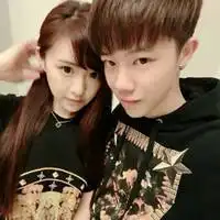  帅哥美女情侣头像遗失的心跳