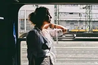  时光乱了谁的心月光残留谁的美