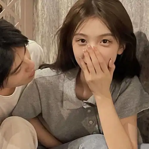  情侣头像我永远喜欢愿意和我好好讲话的人