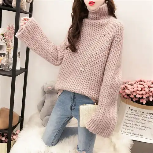  阔腿裤扔了吧,现流行慵懒风毛衣加高筒靴,显瘦保暖,比皮草洋气