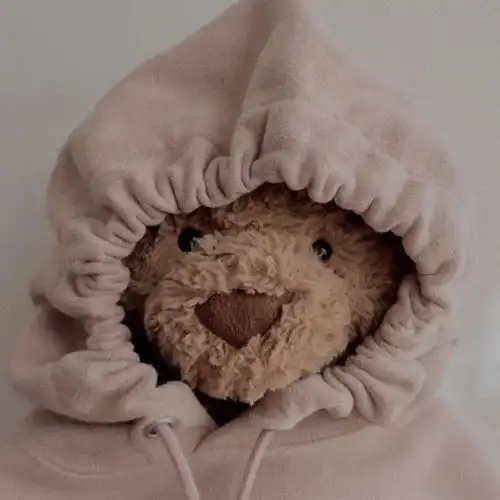  系列头像你也是从小到大被父母捧在手心长大的,怎么在爱情里却要一直忍让迁就凭什么