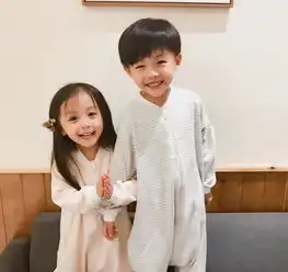  两个小孩子的情头,没有剪切的原图