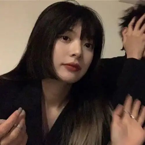  情侣头像生而自由爱而无畏