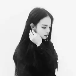  霸气十足的女生贴吧头像黑白个性这个女生有点拽