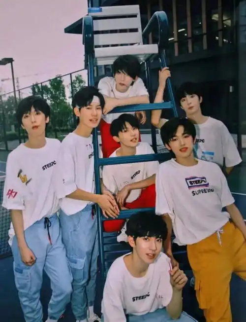  私生饭对偶像的影响有多大丁程鑫高考被围堵,薛之谦穿秋衣睡觉