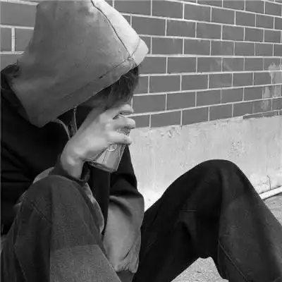  黑白男头像高冷真人孤独男生黑白丧系头像