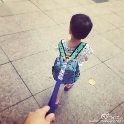  陈小春应采儿两个暴脾气,竟然生出了这么软萌的jasper,已圈粉