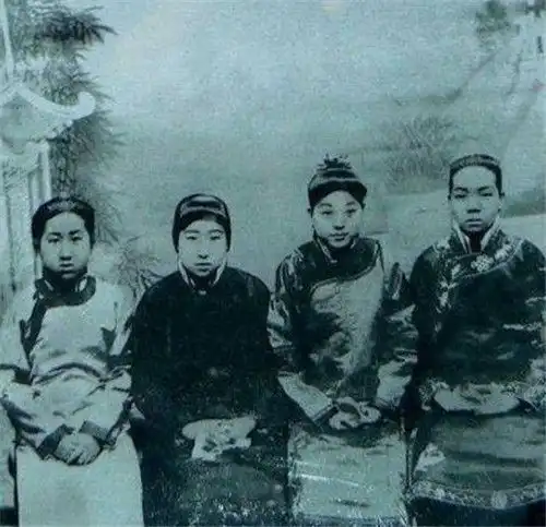  民国最无耻军阀强占数千名姨太太,连外孙女都不放过,他是谁