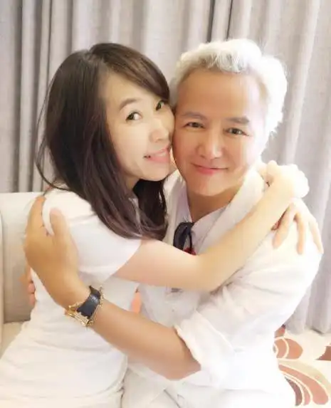  张庭老公与神秘女十指紧扣,二人多张亲密照曝光,张庭却这样解释