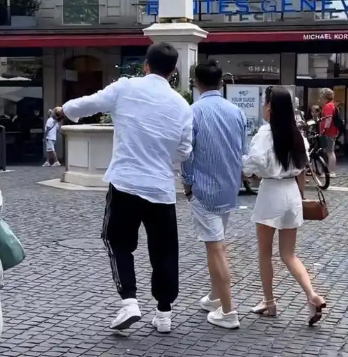  汪小菲把头像换成夫妻合照正式脱离大s开始新生活