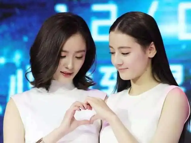 迪丽热巴要单飞,被骂忘恩负义杨幂11字回应,难怪会选择离开