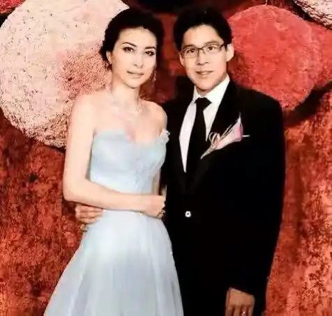 郭晶晶闺蜜团首曝光豪门阔少钟爱运动员,豪门也让儿媳妇买菜
